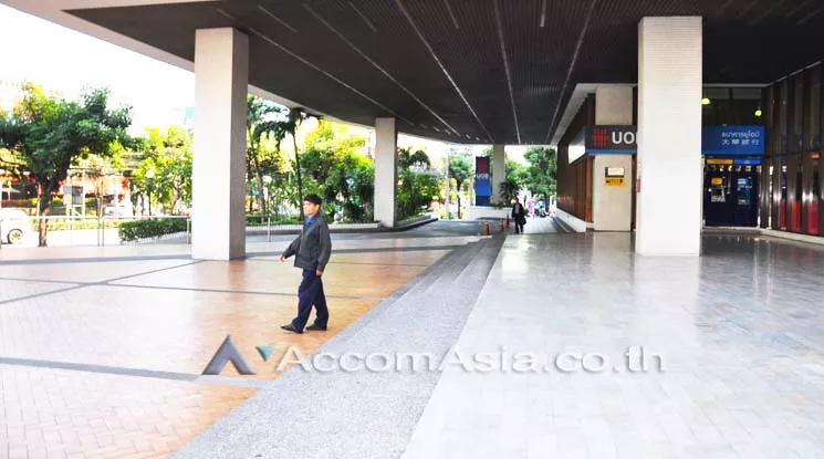 Split-type Air office space for sale in Sukhumvit at Manorom Building, Bangkok Code AA11363